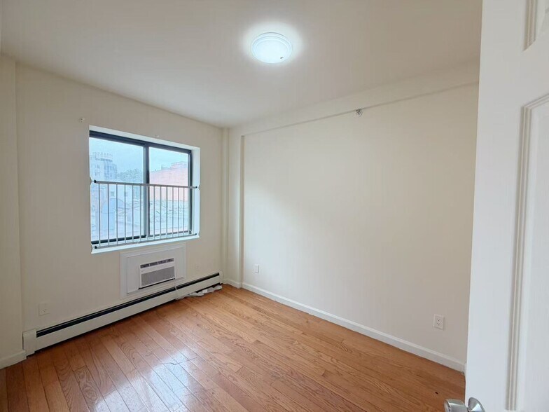 More Photos Of 4134 Haight St, Flushing Multifamily For Sale