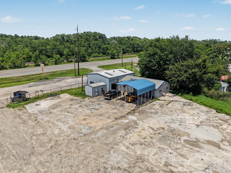 More Photos Of 17928 Beaumont Hwy, Houston Warehouse For Lease