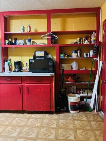 More Photos Of 240 Boykin Ct, Clinton Office For Sale