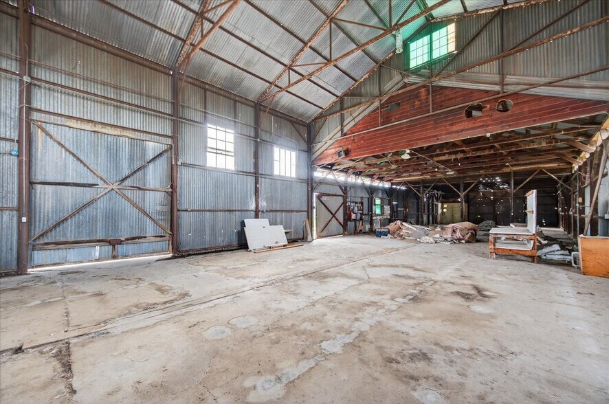 More Photos Of 749 N Plano St, Porterville Warehouse For Lease