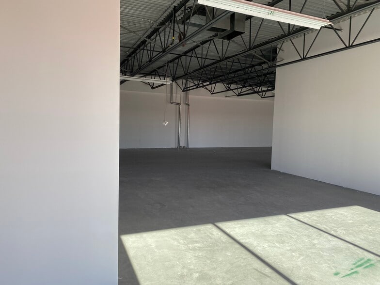 More Photos Of 16135-16157 142nd St, Edmonton Industrial For Sale