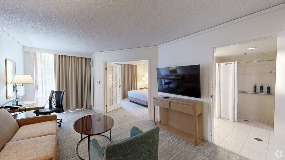 More Photos Of 6120 Peachtree Dunwoody Rd, Atlanta Hotel For Sale