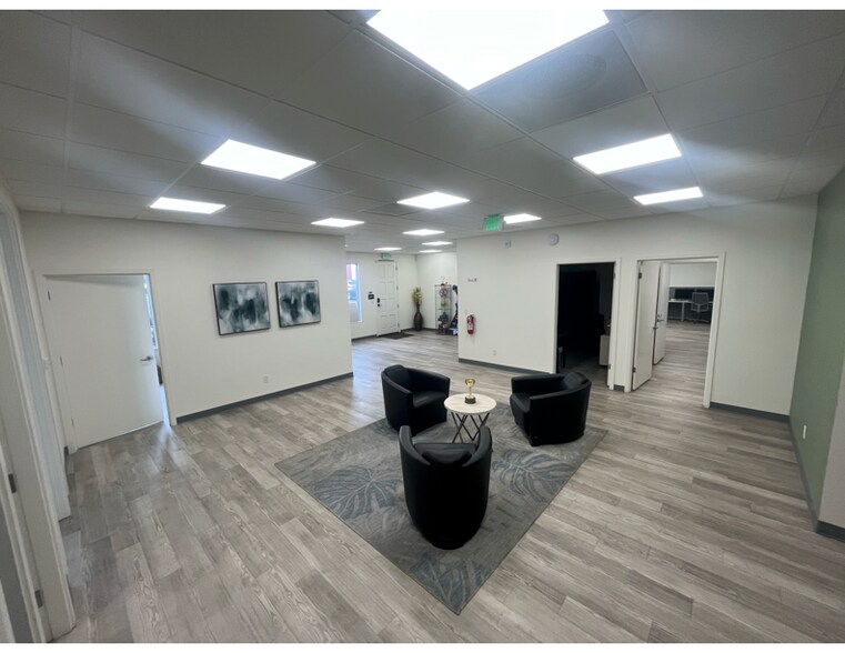 More Photos Of 41 Hangar Way, Watsonville Service For Sale