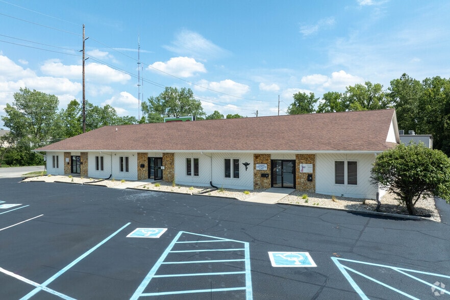 More Photos Of 7770-7780 N Michigan Rd, Indianapolis Office Residential For Lease