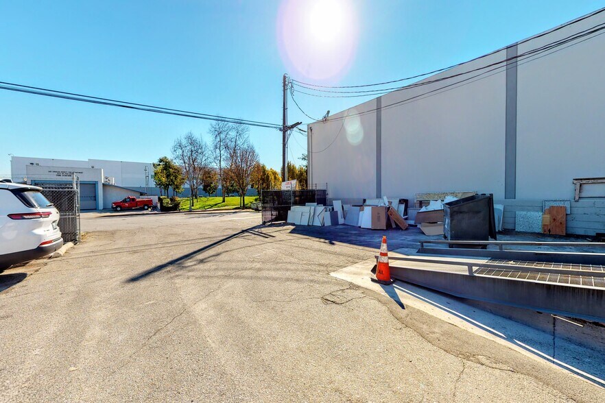 More Photos Of 7305 Paramount Blvd, Pico Rivera Industrial For Sale