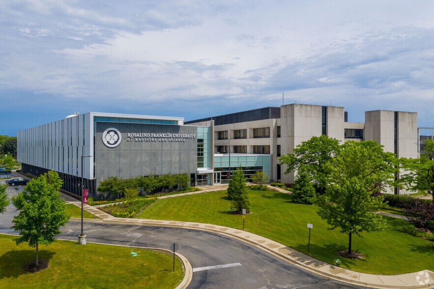 More Photos Of 3333 Green Bay Rd, North Chicago Office For Lease