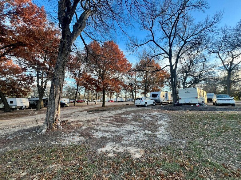 More Photos Of 6869 State 121 hwy, Bonham Specialty For Sale