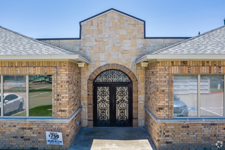 More Photos Of 4601 Old Shepard Place, Plano Medical For Lease