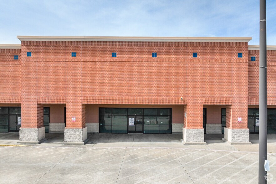 More Photos Of 9609 Clark Rd, Dallas General Retail For Lease