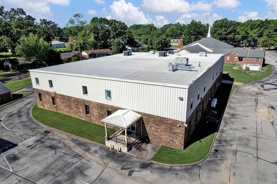 More Photos Of 3232 Covington Pike, Memphis Religious Facility For Sale