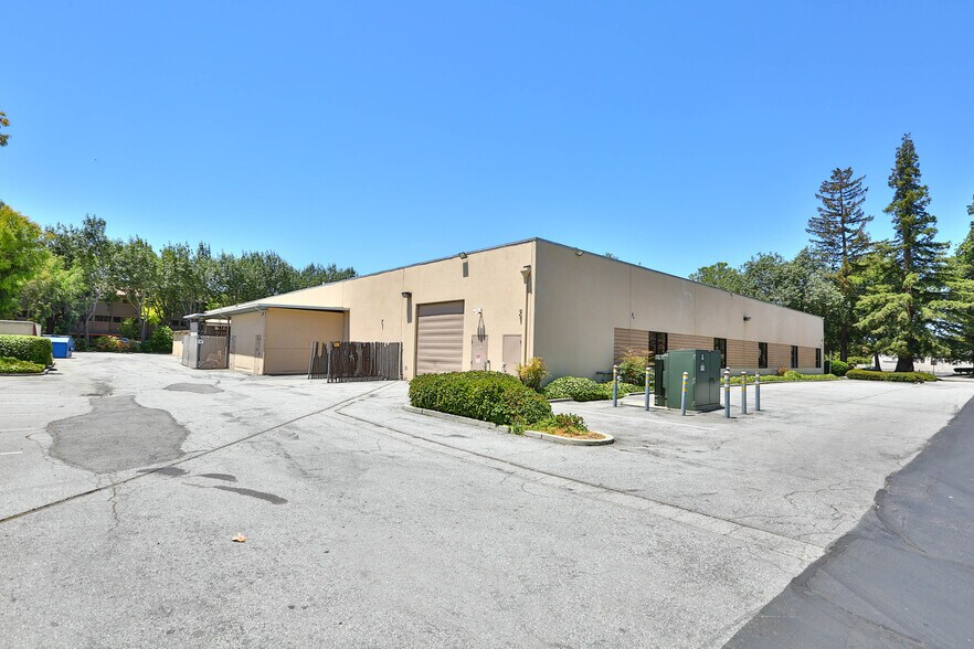 More Photos Of 118-122 Charcot Ave, San Jose Flex For Lease