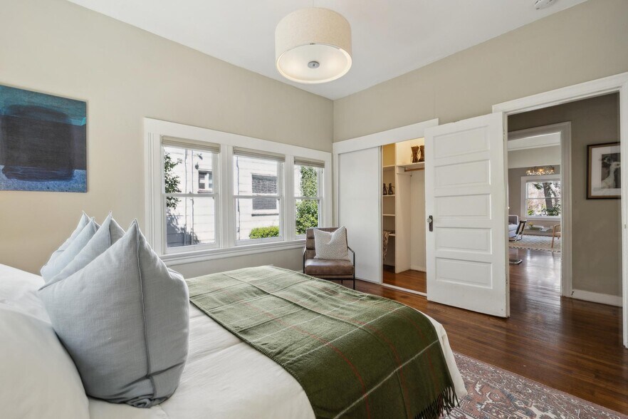 More Photos Of 449 37th St, Oakland Apartments For Sale