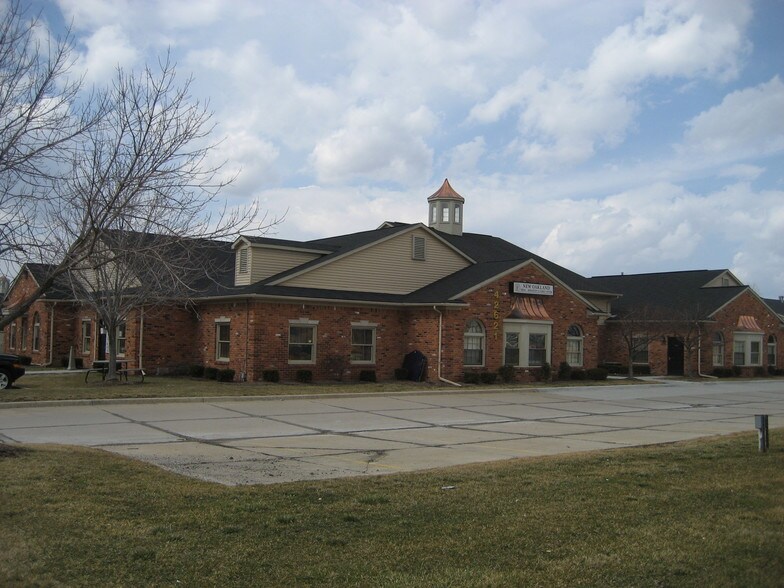 More Photos Of 42621 Garfield Rd, Clinton Township Medical For Lease