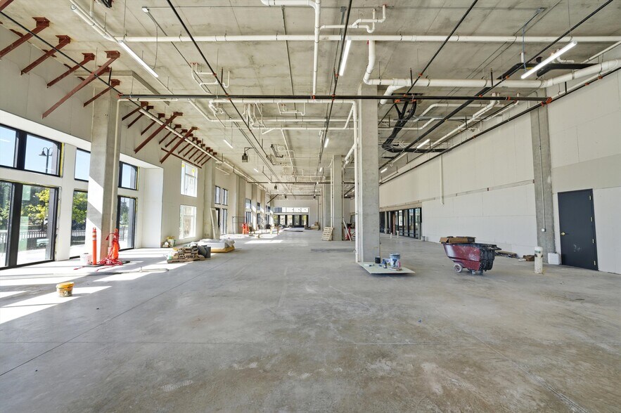 More Photos Of 520 S University Parks Dr, Waco General Retail For Lease