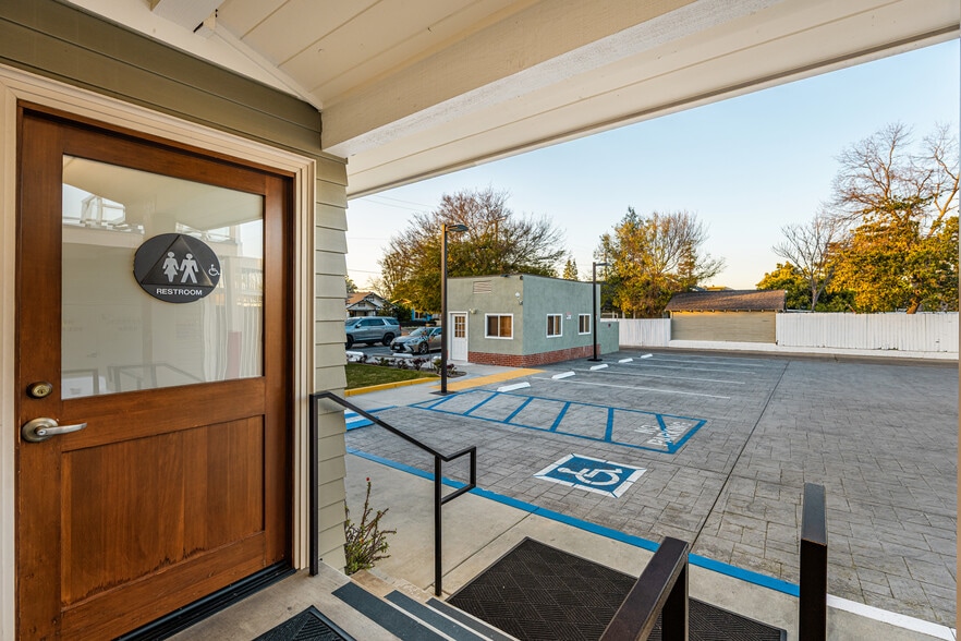 More Photos Of 615 E Chapman Ave, Orange Medical For Sale