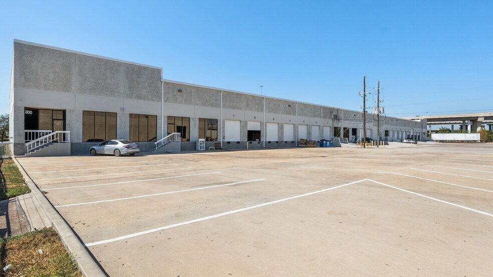 More Photos Of 7111 Perimeter Park Dr, Houston Unknown For Lease