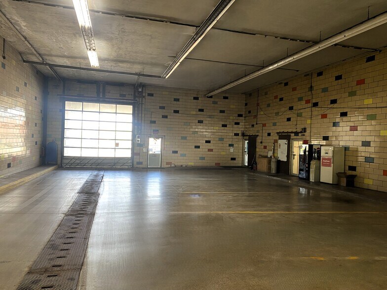 More Photos Of 730 S Market Ave, Canton Warehouse For Sale