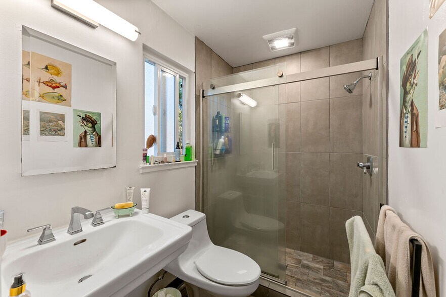 More Photos Of 2427 McKinley Ave, Berkeley Apartments For Sale