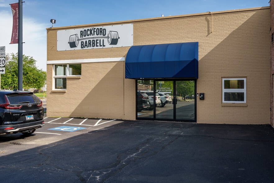 More Photos Of 208-210 Kishwaukee St, Rockford Light Distribution For Sale