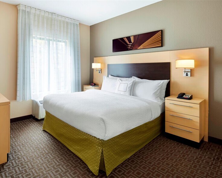 More Photos Of 450 Friendship Rd, Harrisburg Hotel For Sale