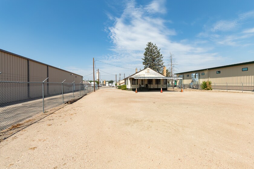 More Photos Of 1712 1st Ave, Greeley Warehouse For Lease