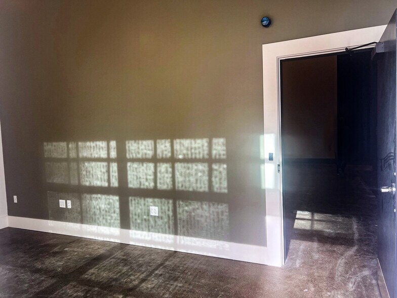 More Photos Of 709 California Blvd, Napa Service For Sale