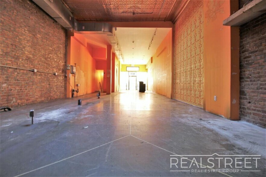 More Photos Of 215 Smith St, Brooklyn Storefront Retail Residential For Lease
