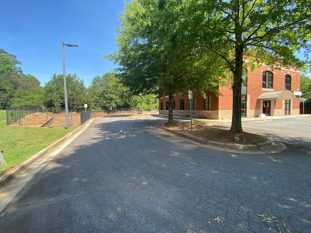 More Photos Of 1930 Powder Springs Rd, Marietta Medical For Lease