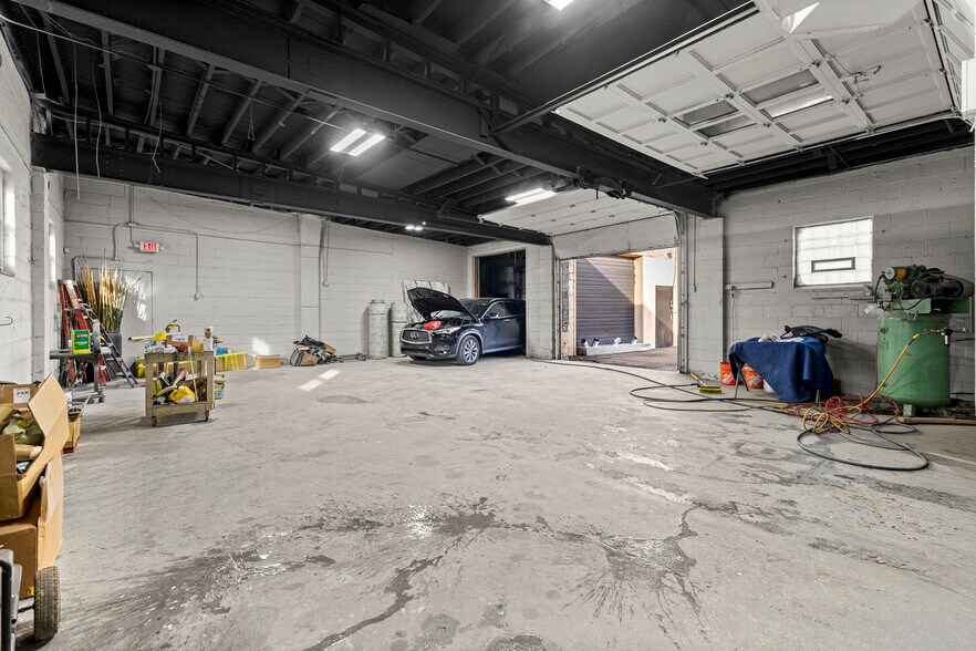 More Photos Of 5420 Oakman Blvd, Dearborn Warehouse For Sale