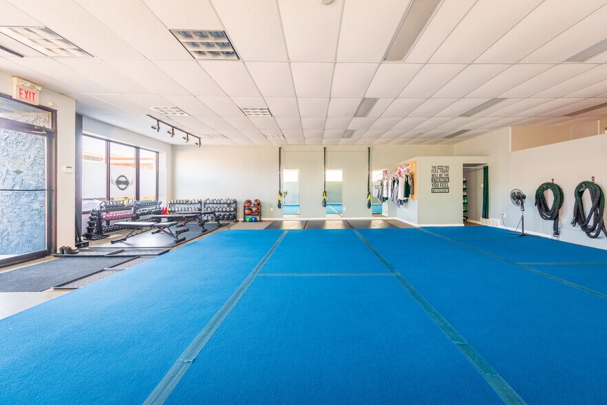 More Photos Of 5007 50 St, Lloydminster Office For Sale