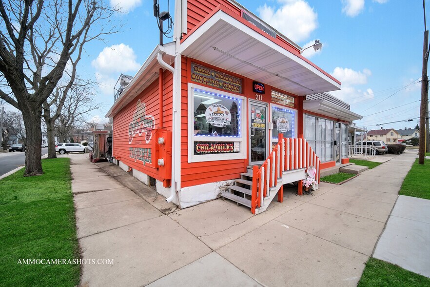 More Photos Of 209-211 5th St, Aurora Storefront For Sale