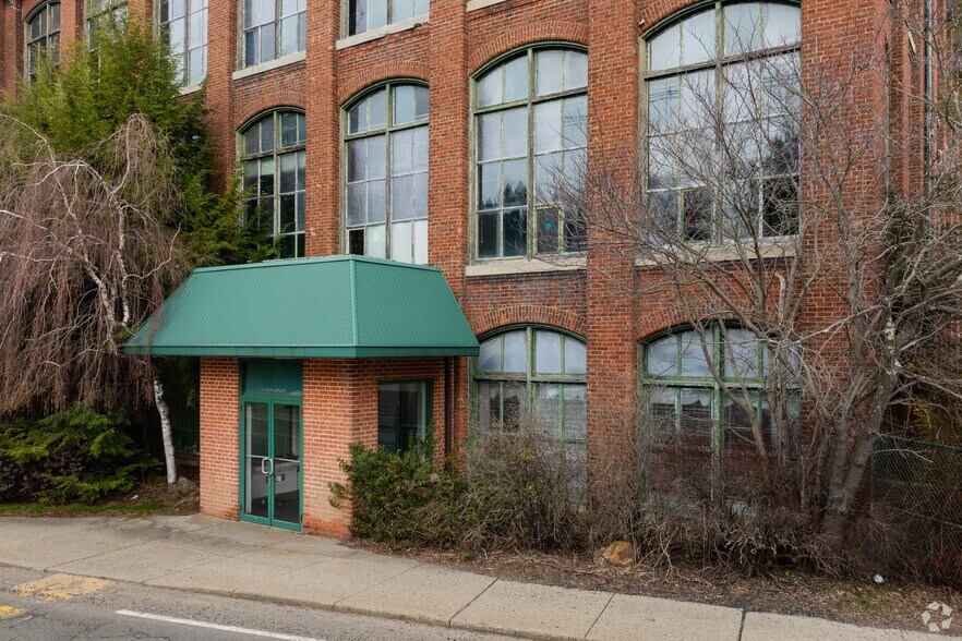 More Photos Of 90 South St, West Warren Manufacturing For Lease