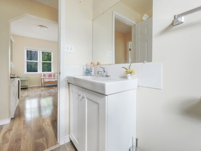 More Photos Of 9630 74 Av NW, Edmonton Flex For Sale