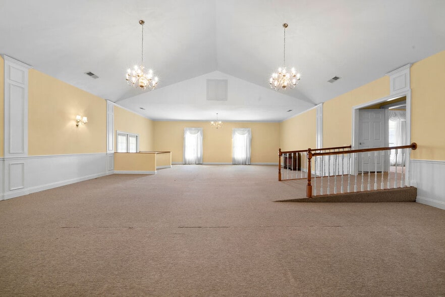More Photos Of 9 Rome Rd SW, Cave Spring Funeral Home For Sale