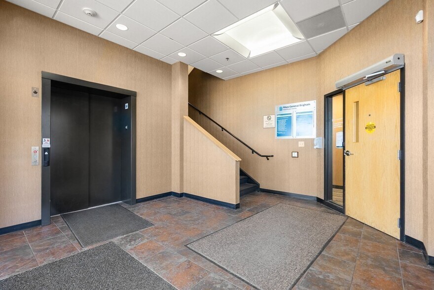 More Photos Of 4-6 West St, West Hatfield Medical For Sale