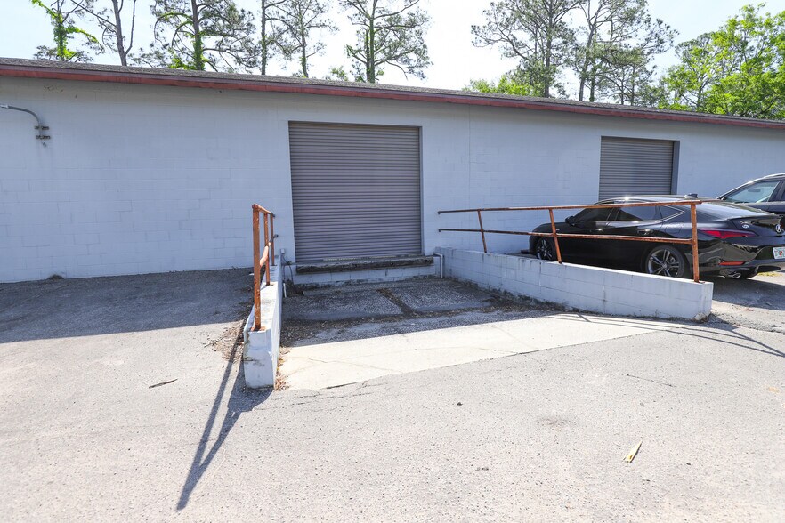 More Photos Of 2300 NW 71st Pl, Gainesville Warehouse For Lease