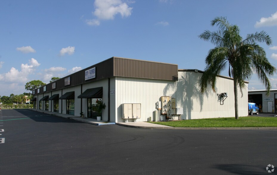 More Photos Of 1301 Rail Head Blvd, Naples Unknown For Lease