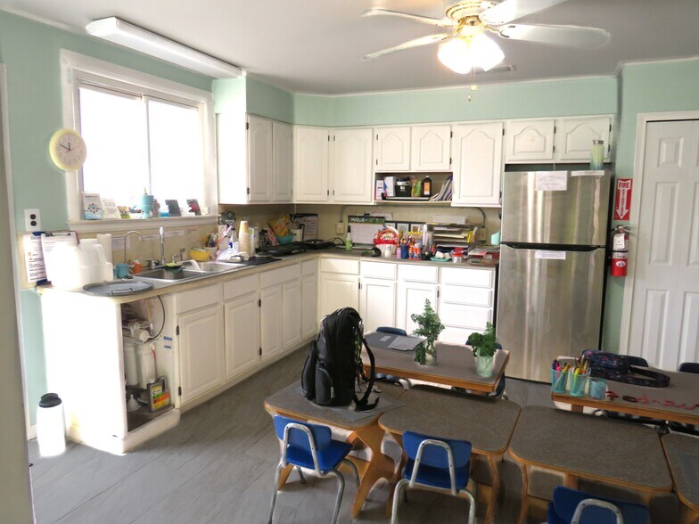 More Photos Of 8622 Dixie Hwy, Fair Haven Flex For Sale