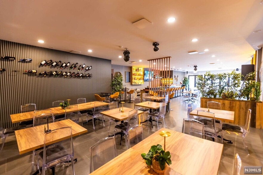 More Photos Of 526 Anderson Ave, Cliffside Park General Retail For Sale