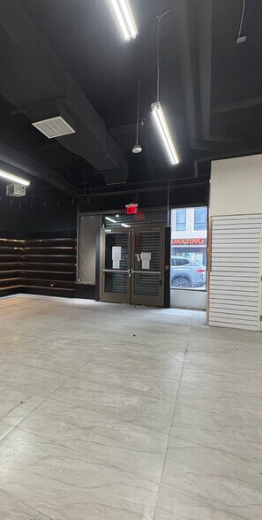 More Photos Of 1000 Westchester Ave, Bronx Schools For Lease