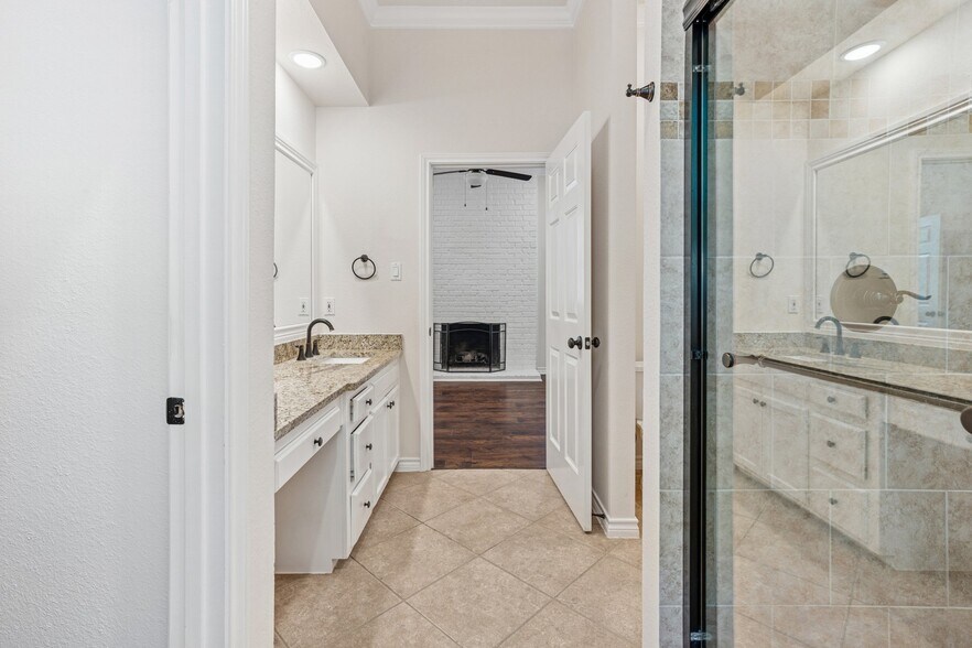 More Photos Of 1101 N Locust St, Denton Apartments For Sale