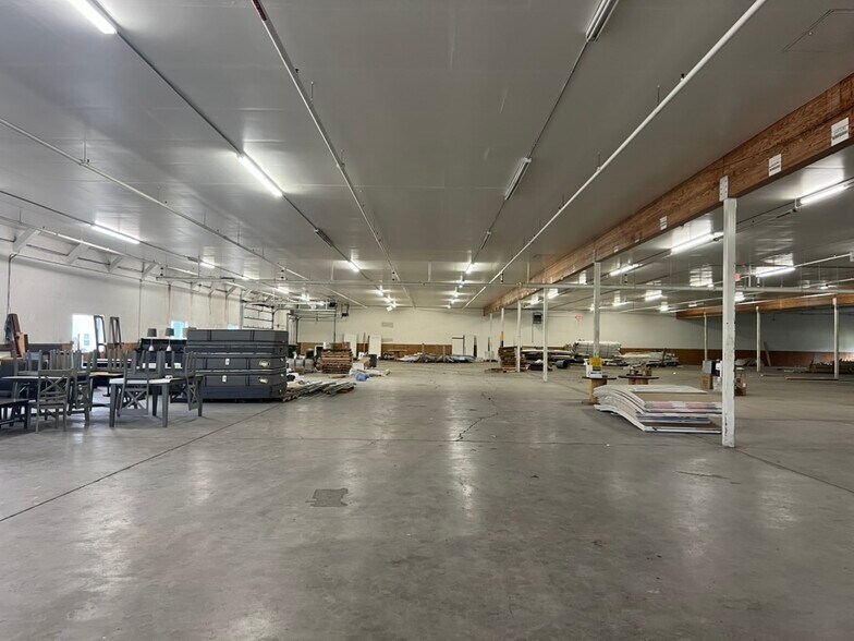 More Photos Of 1925 N Redding Ave, Windom Industrial For Lease