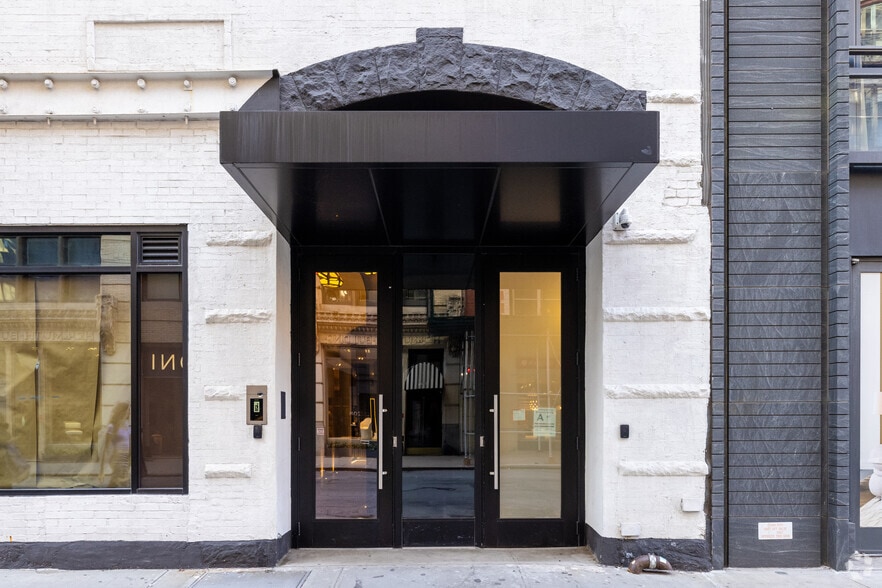 More Photos Of 157 W 18th St, New York Office For Lease