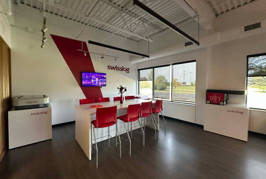 More Photos Of 6037 Commerce Ct, Mason Warehouse For Lease