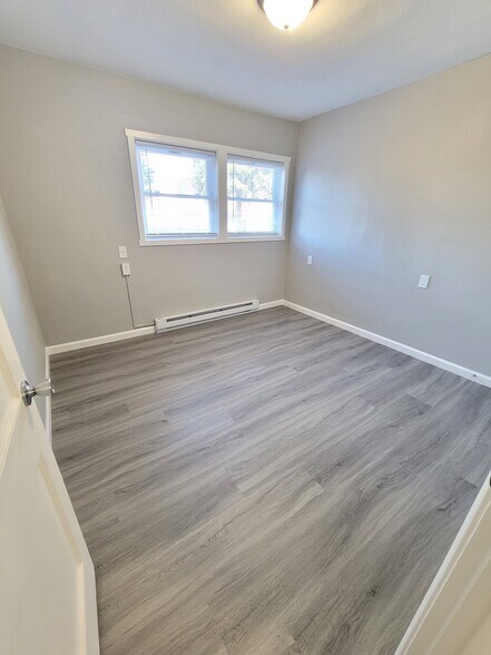 More Photos Of 1351 Iowa Ave SE, Huron Apartments For Sale