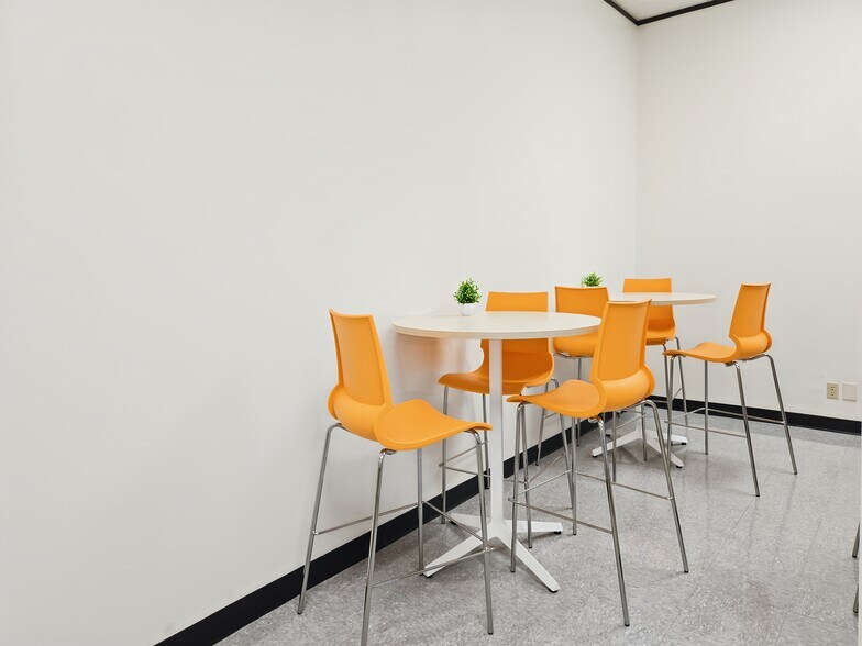 More Photos Of 3663 N Sam Houston Pky E, Houston Coworking Space