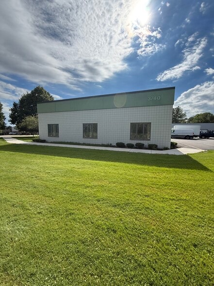 More Photos Of 3740 California Rd, Orchard Park Manufacturing For Lease