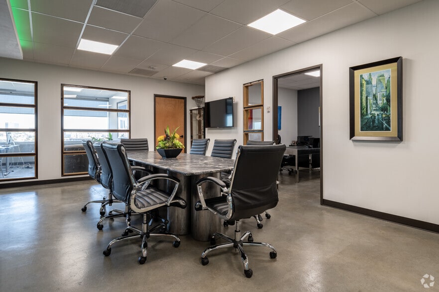 More Photos Of 11300 N Central Expy, Dallas Office For Lease