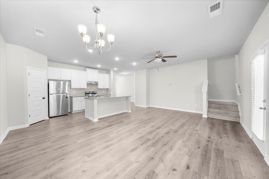 More Photos Of 300 Harrison Dr, Calhoun Apartments For Sale