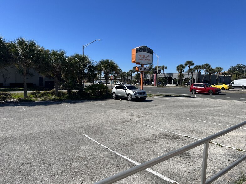 More Photos Of 223 9th Ave S, Jacksonville Beach Restaurant For Lease